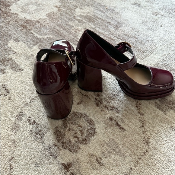 Steve Madden Nabella Mary Jane Pump - Picture 4 of 7